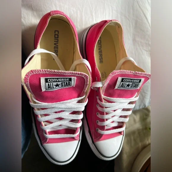 Converse All Star Chuck Taylor Hot Pink 💞Low Top Sneakers Womens 11.5 Mens 9.5 - Picture 4 of 16
